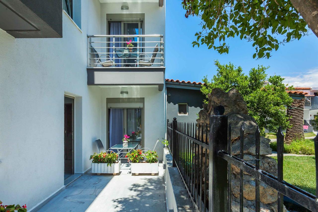 Nymphes Deluxe Accommodation Pefkochori Exterior photo